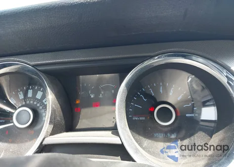 2014 Ford Mustang V6 from USA, damaged, VIN 1ZVBP8EM7E5275774